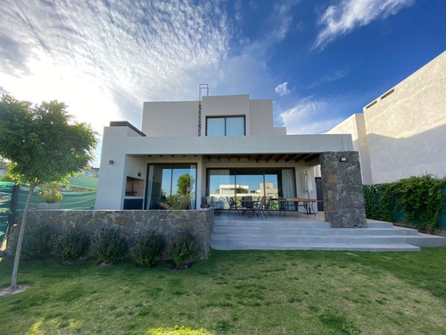 Imagen 17 de 27 de Venta Casa B° Palmares Valley