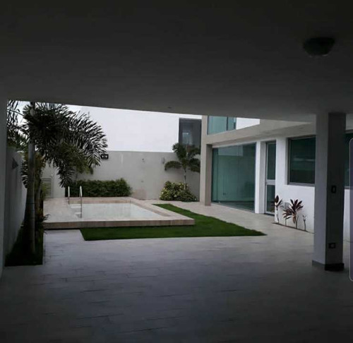Imagen 4 de 10 de En Venta Moderna Casa A Estrena Urbanizacion Guataparo