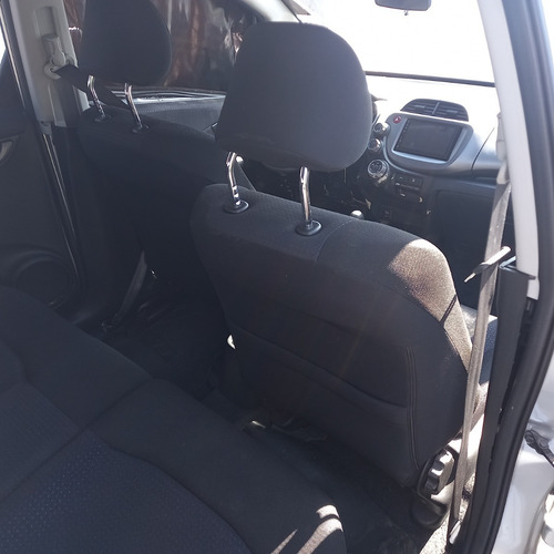 Imagem 4 de 15 de Sucata Honda Fit 2011 Para Vendas De Peças