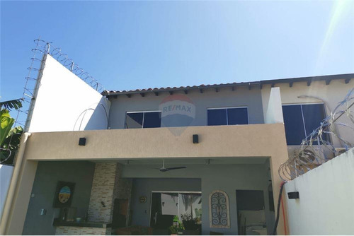 Imagen 3 de 14 de Vendo Dúplex En Luque: 3 Habitaciones Y 2 Baños.