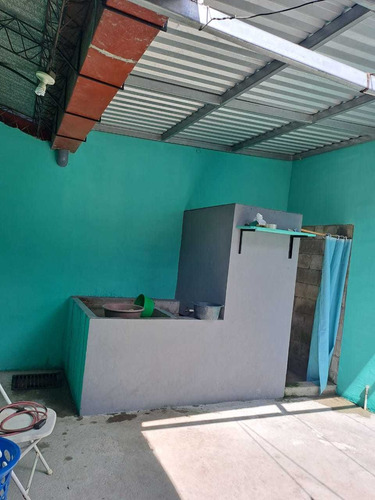 Imagen 5 de 11 de Casa Amplia De 3 Cuartos Y Cochera Para 3 Carros,