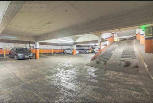Garage / Edificio Comercial Dueño Vende.. Buen Retorno.