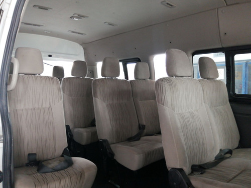 Nissan Urvan 2.5 15 Pas Amplia Aa Mt