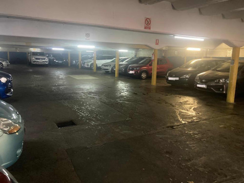 Imagen 3 de 7 de Gran Local Parking En Centro Sur