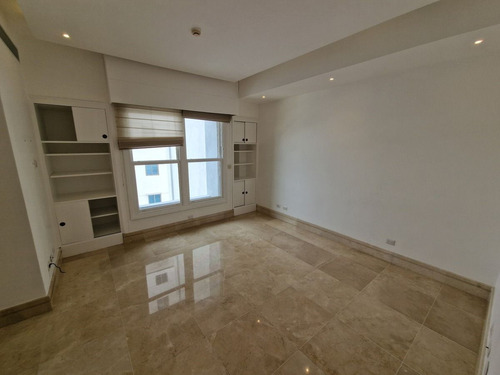 Apartamento De Lujo En Exclusiva Torre Los Cacicazgos