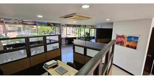 Excelente Oficina, Ubicado En El Sector Poblado