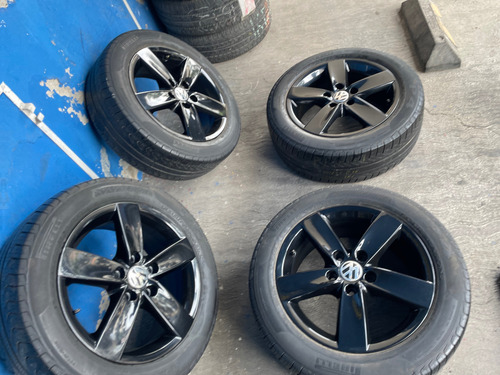 Rines Y Llantas 16 Volksw Jetta Mk6 Originales Pirelli 1/2 Negro (Usado)
