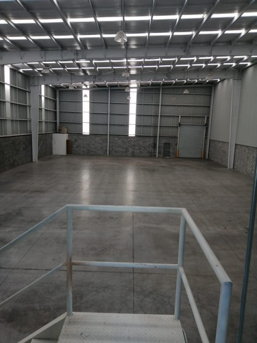 Bodega Industrial En Las Brisas