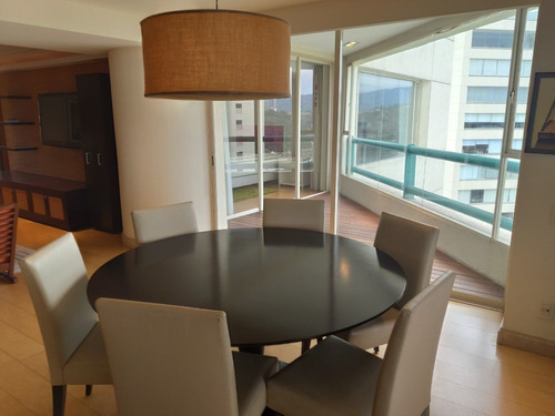 Departamento De 4 Rec. Con Hermosas Vistas. Lomas Country Cl