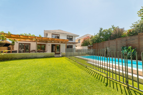 Casa 5 D Dentro De Condominio, Barrio Altomacul