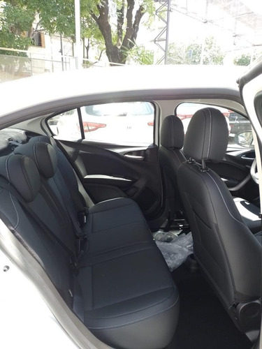 Imagen 6 de 8 de Fiat Cronos Precision 1.8 Pack Style Tr3