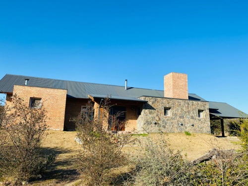 Venta De Vivienda Con Casa De Té En Villa General Belgrano - Inv0035