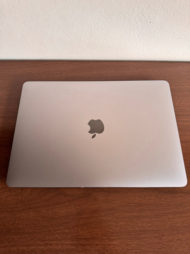 Apple Macbook Pro 13, 2020 Chip M1 256 Gb De Ssd 8 Gb De Ram Gris Espacial (Usado)
