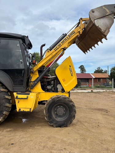 Retroexcavadora New Holland