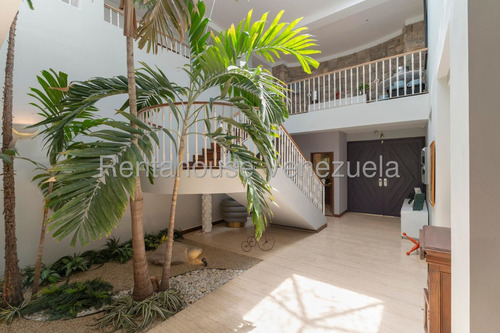 Casa En Venta En Alto Hatillo Caracas Jardin Vista Panoramica Angela Tochon