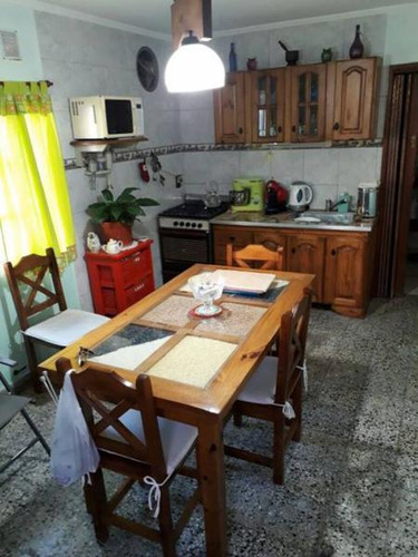 Casa En Venta De 5 Ambientes Luis Vernet  3850 (remedios De Escalada)