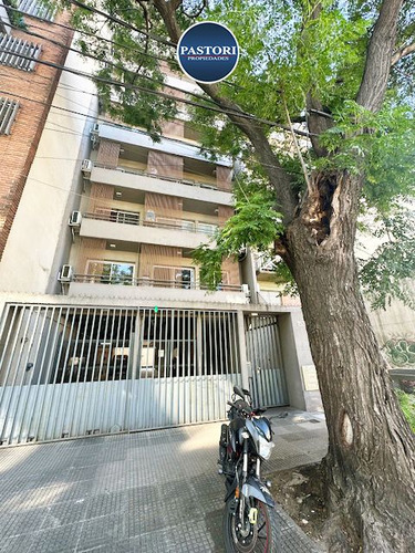 Venta Urgente!! Departamento 2 Amb C/ Cochera A Mts Av. Maip