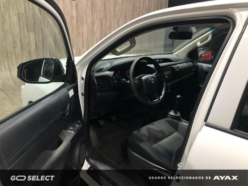 Toyota Hilux Dx 4x2 Diesel 2017 Blanco Excelente Estado