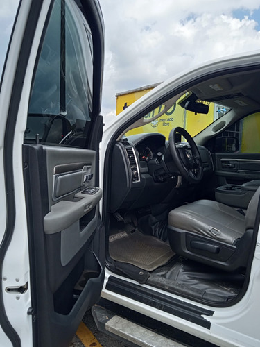 Imagen 14 de 17 de Dodge Ram 2500