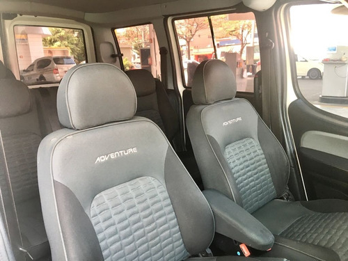 Imagem 7 de 9 de Fiat Doblo Adv 1.8