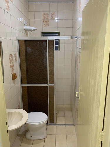 Casa De 3 Cômodos + Lavanderia Compartilhada