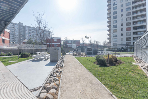 Edificio Av. Fernández Albano (1 Est.) Vista Poniente Piso