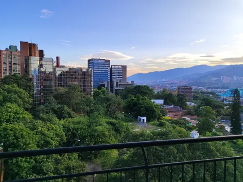 Apartamento En Arriendo En Castropol. Cod A16730