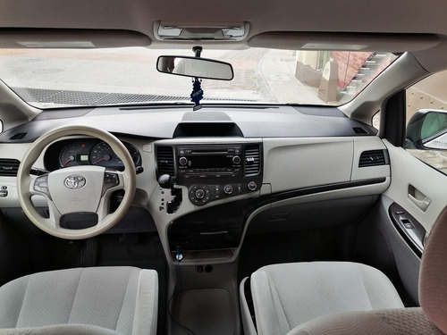 Imagen 8 de 14 de Toyota Sienna 2014 3.5 Le V6/ At