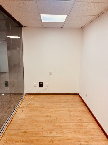 Renta De Oficinas En Col. Bosques De Las Lomas, Miguel Hidalgo