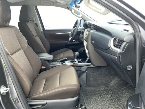 Toyota Fortuner 2.7
