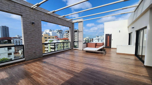 Se Vende Espacioso E Iluminado Apartamento En Renacimiento
