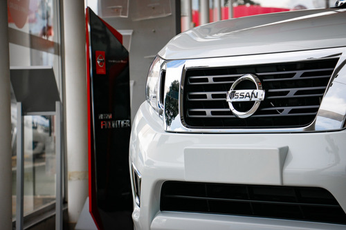 Imagem 4 de 14 de Nissan Frontier 2.3 Td Cd Xe 4x4 (aut)