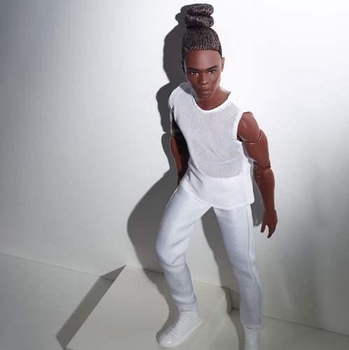 Imagem 9 de 11 de Barbie Signature Ken Looks Moreno Com Tranças Coque Ms Sj