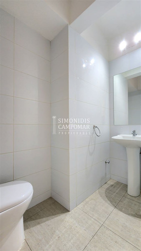 Casa En Venta De 5 Dorm. Las Condes El Golf Metro Tobalaba