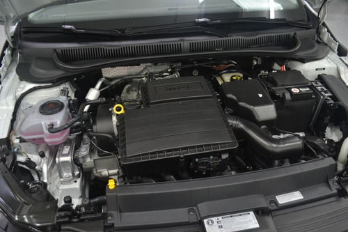 Volkswagen Nuevo Polo Trendline 1.6 Msi 110cv // Pestelli