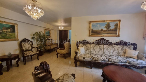 Jecsse Salazar Mls #j24-6088 Amplio E Iluminado Apartamento En Santa Monica 