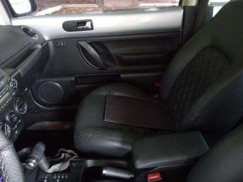 Volkswagen New Beetle 2.0 3p Automática