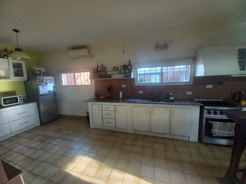 Casa Completa Y Céntrica En Venta, General Las Heras