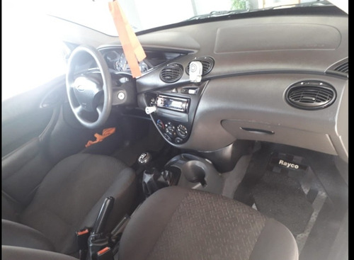 Ford Focus 1.6 Edge Mp3 2008