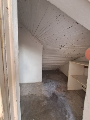 Tipo Casa 4 Amb Al Frente En Planta Baja Con Patio * A Mts De Avenidas*