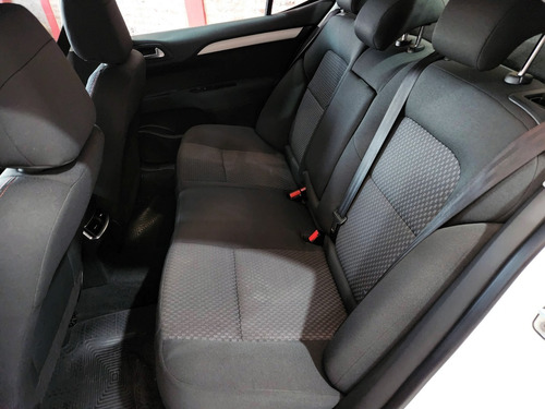 Imagen 12 de 25 de Citroën C4 Lounge 1.6 S Edition Thp 165cv 2016