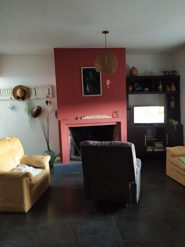 Preciosa Casa Sobre Jaoquín Suarez