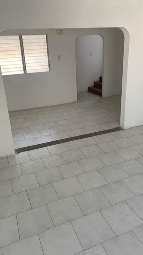Imagen 11 de 11 de Quinta En Venta Para Remodelar - Turmero - 04145880139