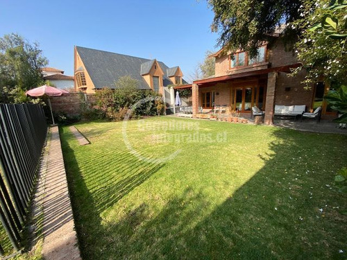 Casa En Venta De 6 Dorm. En Lo Barnechea