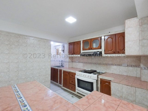 ¡¡ Apartamento En Venta En Av Libertador De Barquisimeto Edo Lara R E F  2 - 4 - 5 - 4 - 2 - 1 Mp!!