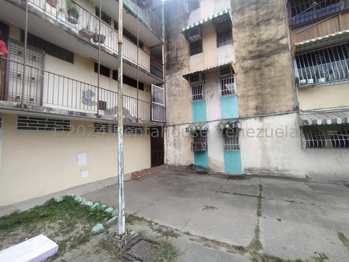 Apartamento En Venta En Caña De Azucar Maracay 24-20321 Ec