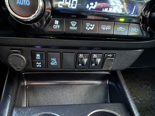 Imagen 17 de 24 de Toyota Hilux Srx Aut 4x4 2021 L/nueva 204cv 27.000km Serv Of