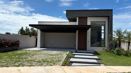 Casa Com Amplo Espaço De Lazer Particular