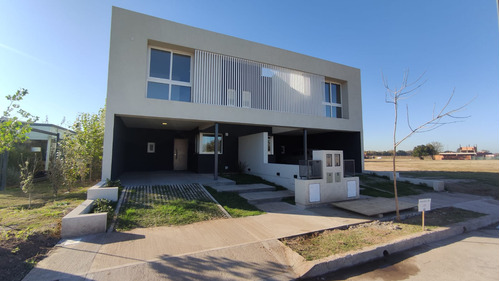 Hermosos Duplex En Venta En Distrito Sur - 3 Dormitorios - La Mejor Calidad Constructiva