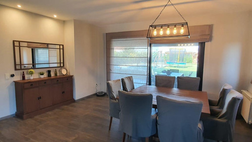 Imagen 6 de 30 de Excelente Propiedad En Venta. Amb. Lote Interno. Gran Jardín. San Francisco. Villanueva.